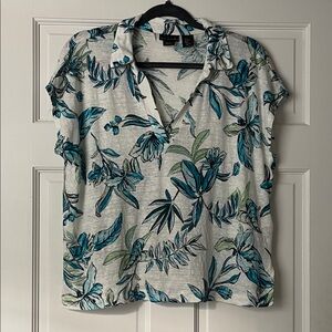 Tahari Blue and Green Leaf Print 100% Linen Shirt